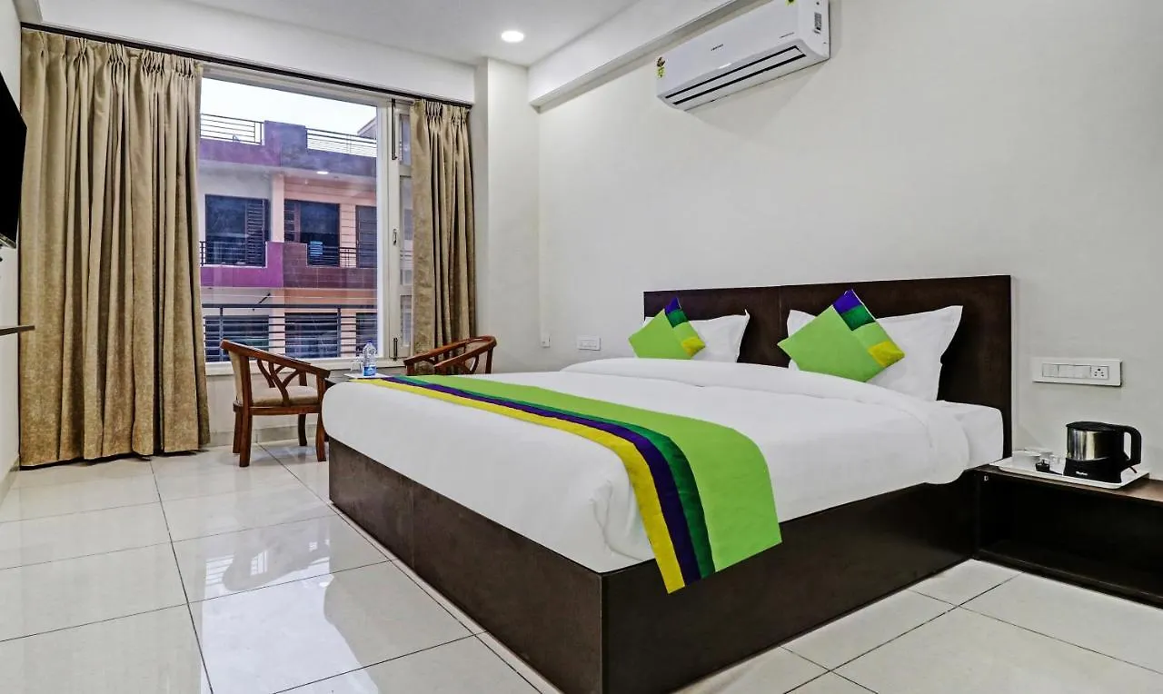 ***  Treebo Kamron Regency Sector 80 Hotel Mohali India